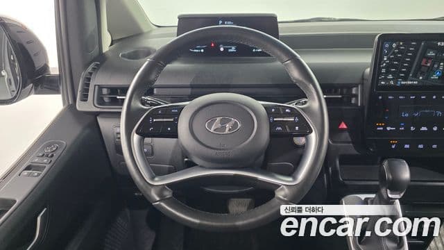Hyundai Staria 2023 — Фото 17/20