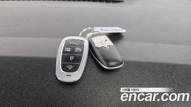 Hyundai Staria 2023 — Фото 19/20