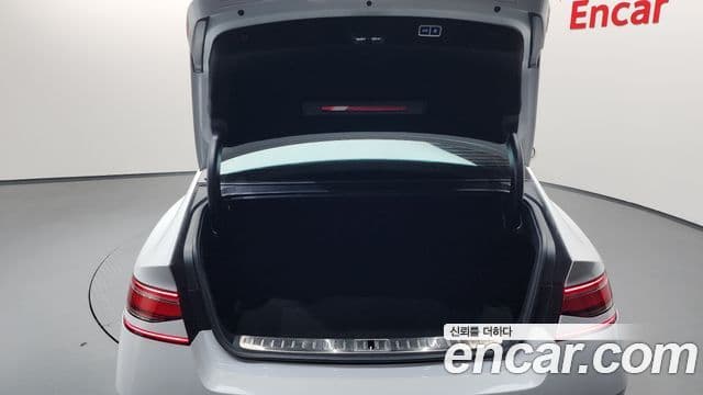Genesis G90 2022 — ფოტო 19/20