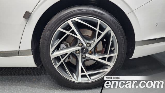 Genesis G90 2022 — Photo 29/42