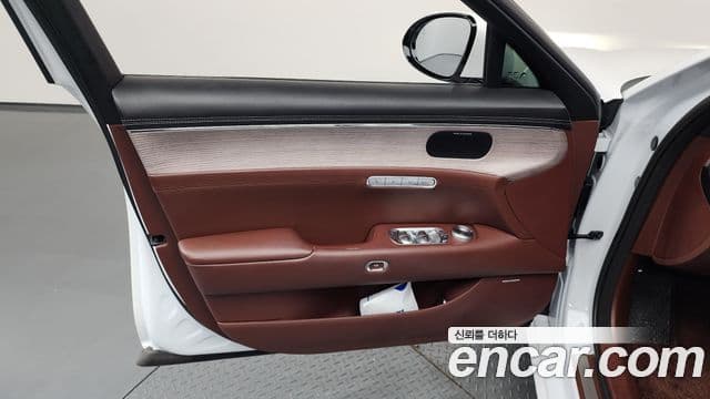 Genesis G90 2022 — Photo 31/42