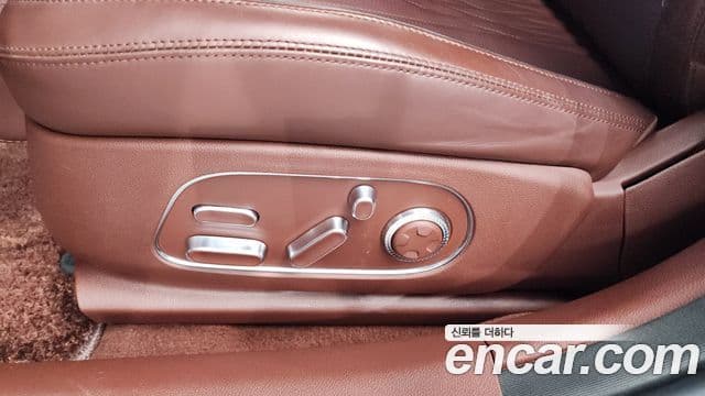 Genesis G90 2022 — Photo 26/42
