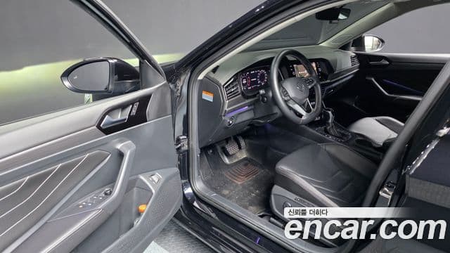 Volkswagen Jetta 2022 — ფოტო 9/20