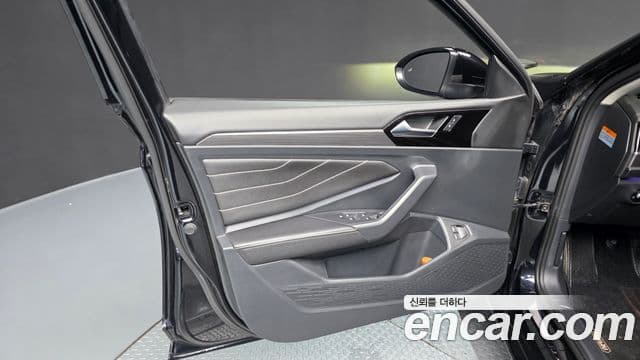 Volkswagen Jetta 2022 — Photo 2/34
