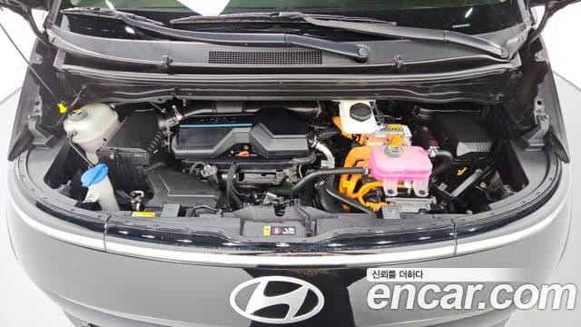Hyundai Staria 2024 — ფოტო 6/20