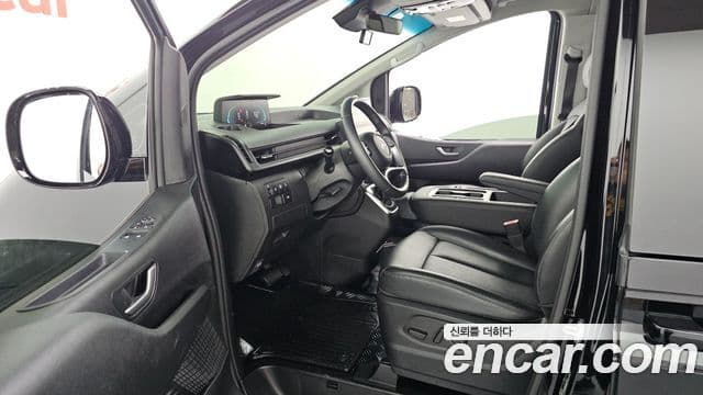 Hyundai Staria 2024 — фото 10 из 20
