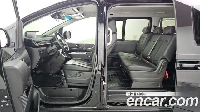 Hyundai Staria 2024 — ფოტო 18/20