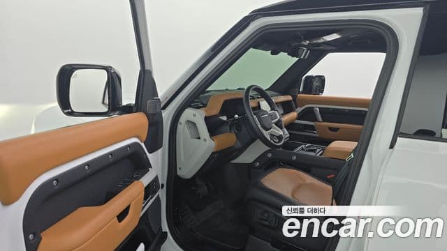 Land Rover Defender 2024 — Фото 10/20