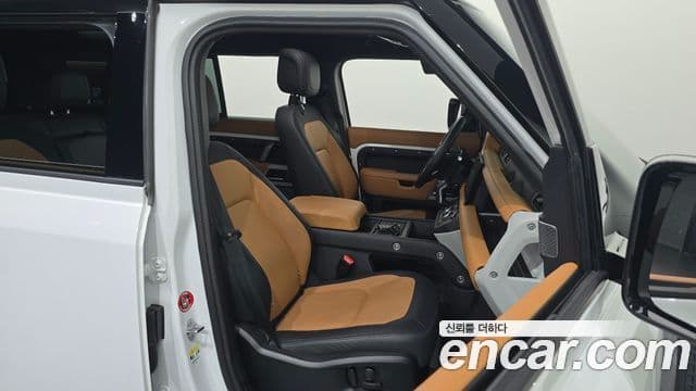 Land Rover Defender 2024 — Photo 37/37