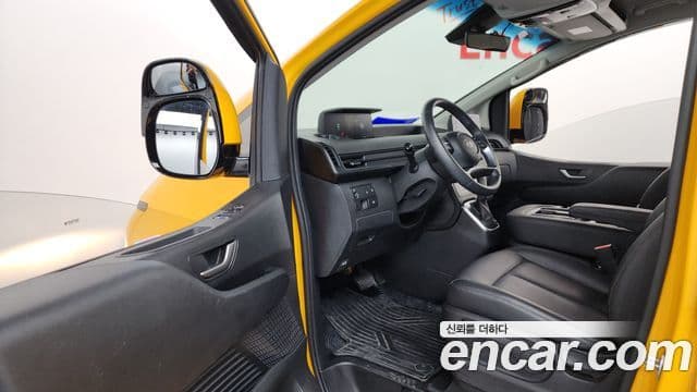 Hyundai Staria 2025 — Şəkil 10/20