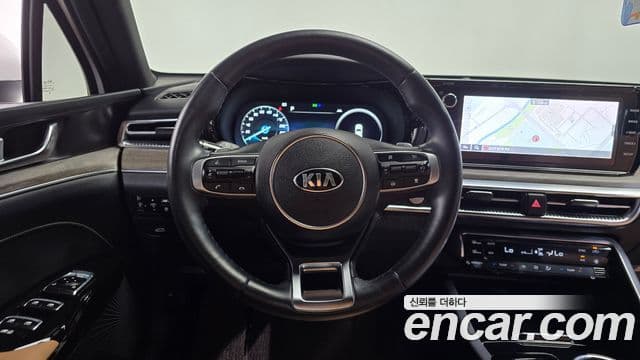 Kia K5 2021 — Şəkil 13/20