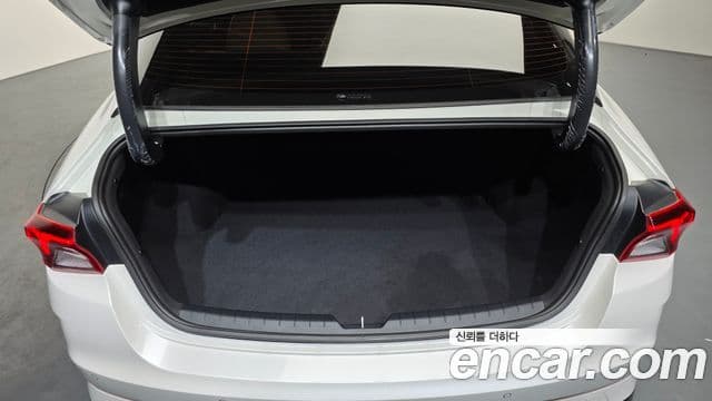 Kia K5 2021 — Şəkil 17/20