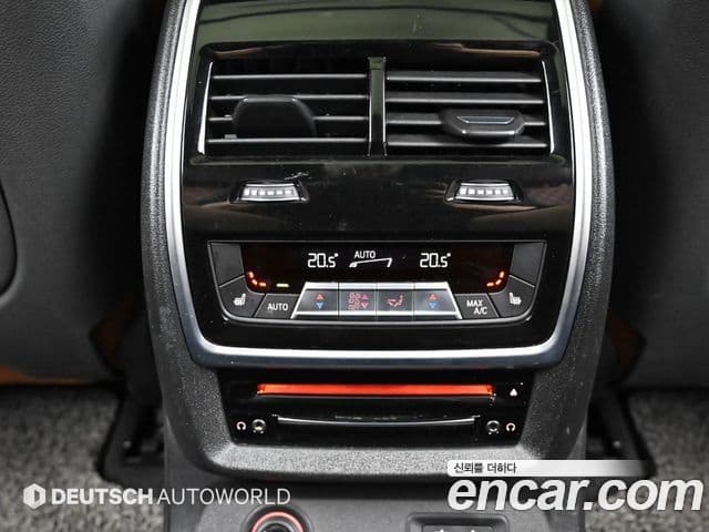 BMW X7 2020 — ფოტო 16/20