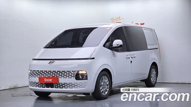 Hyundai Staria 2023 — Фото 1/20