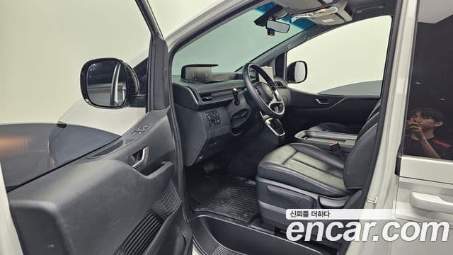 Hyundai Staria 2023 — Фото 10/20