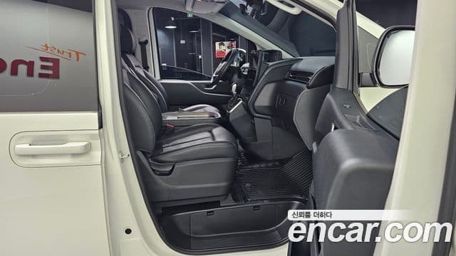 Hyundai Staria 2023 — Фото 11/20