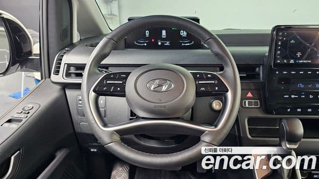 Hyundai Staria 2023 — Фото 13/20
