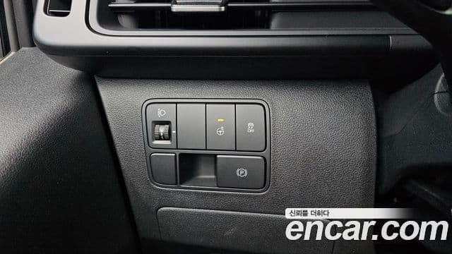 Hyundai Staria 2023 — Фото 17/20