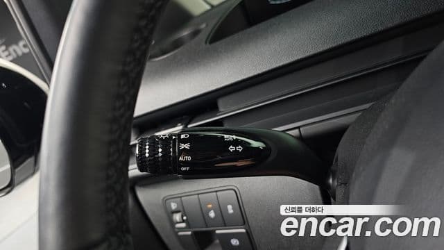 Hyundai Staria 2023 — Фото 18/20