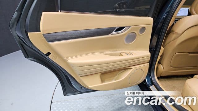 Genesis G80 2025 — Photo 31/35