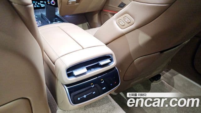 Genesis G80 2025 — Photo 30/35