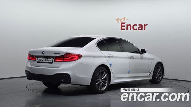 BMW 5 Series 2018 — ფოტო 2/20