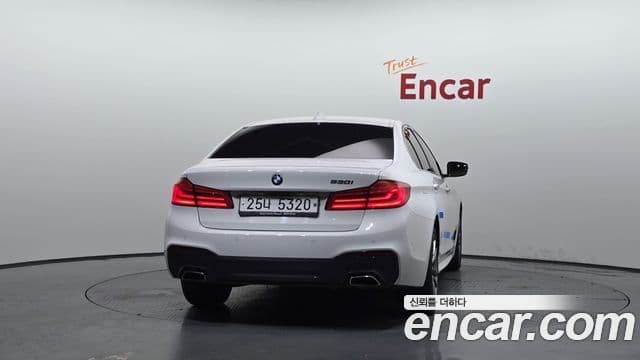 BMW 5 Series 2018 — ფოტო 4/20