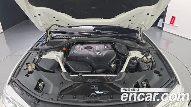 BMW 5 Series 2018 — ფოტო 6/20