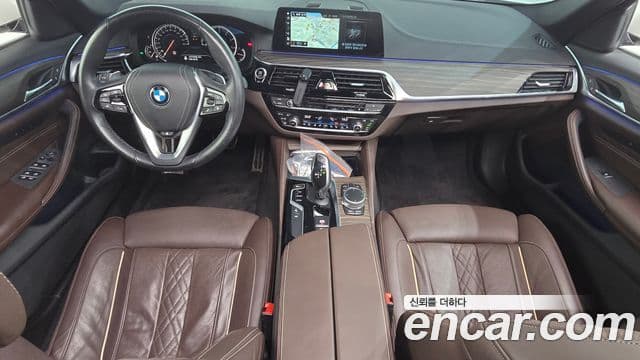 BMW 5 Series 2018 — ფოტო 7/20