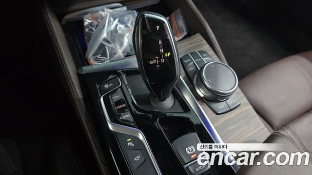 BMW 5 Series 2018 — ფოტო 9/20