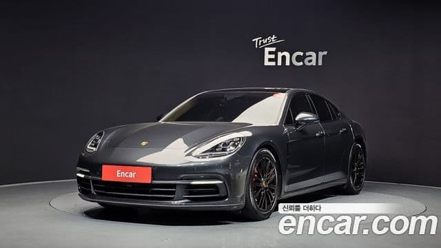 Porsche Panamera 2018 — Фото 1/20