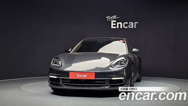 Porsche Panamera 2018 — Фото 3/20
