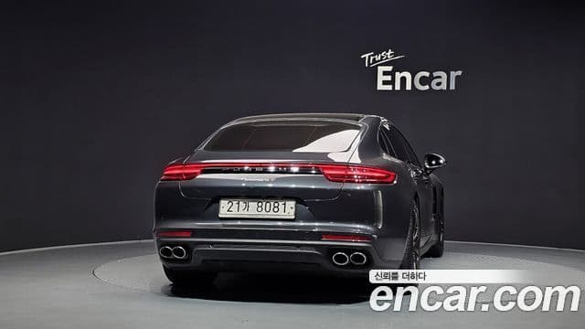 Porsche Panamera 2018 — Фото 4/20