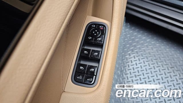 Porsche Panamera 2018 — Фото 19/20