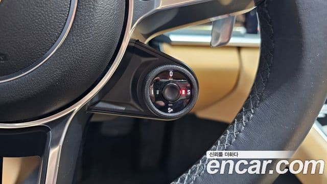 Porsche Panamera 2018 — Şəkil 11/46