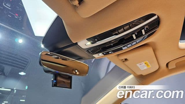 Porsche Panamera 2018 — Şəkil 15/46