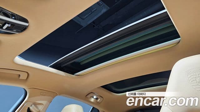 Porsche Panamera 2018 — Şəkil 31/46