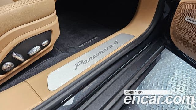 Porsche Panamera 2018 — Şəkil 21/46
