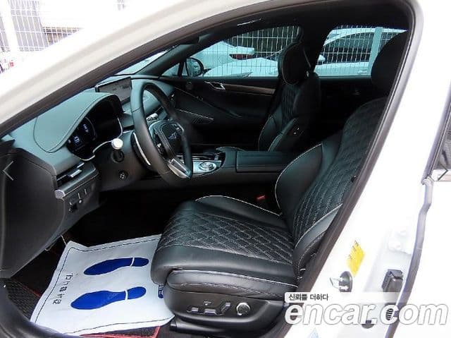 Genesis Electrified G80 2021 — Şəkil 9/20