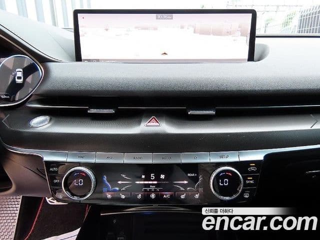 Genesis Electrified G80 2021 — Şəkil 12/20