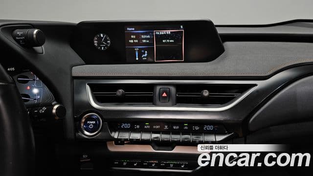 Lexus UX250h 2019 — Şəkil 14/20