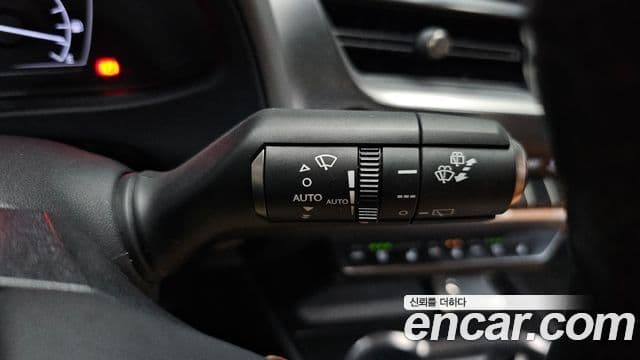Lexus UX250h 2019 — Şəkil 19/20