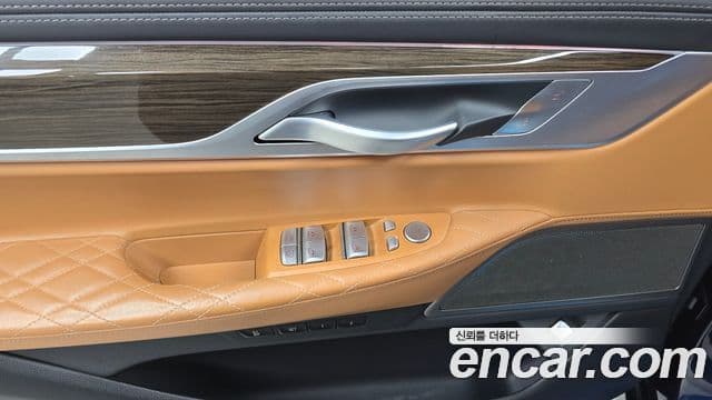 BMW 7 Series 2020 — ფოტო 19/20