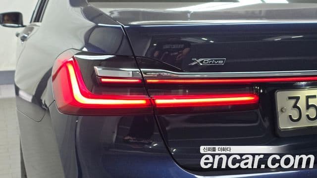 BMW 7 Series 2020 — ფოტო 19/33