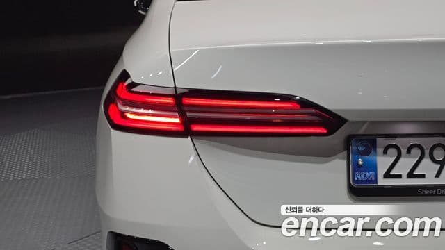BMW 5 Series 2024 — Photo 14/35