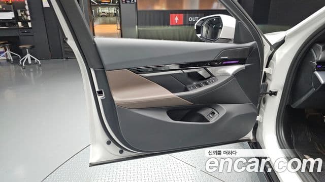 BMW 5 Series 2024 — Photo 29/35