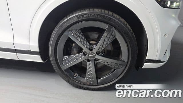 Genesis GV70 2021 — Photo 33/33