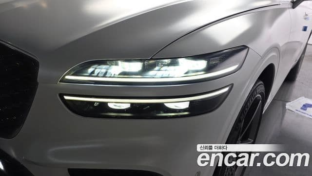 Genesis GV70 2021 — Photo 25/33