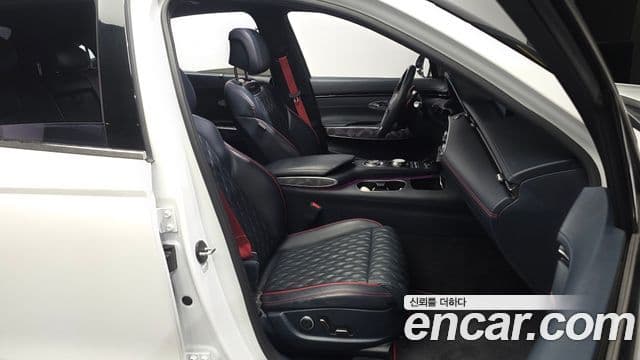 Genesis GV70 2021 — Photo 13/33