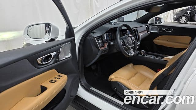 Volvo V60 Cross Country 2020 — Фото 10/20